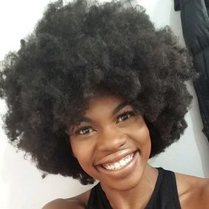 Meet your Posher, Liz